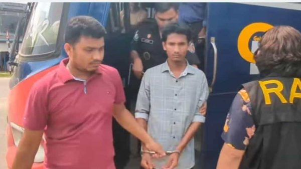 মাগুরায় বাসে ত-ল্লাশি চালিয়ে ১৯৮২ পিস ইয়া-বাসহ যুবক গ্রে-প্তার র‍্যাব-৬
