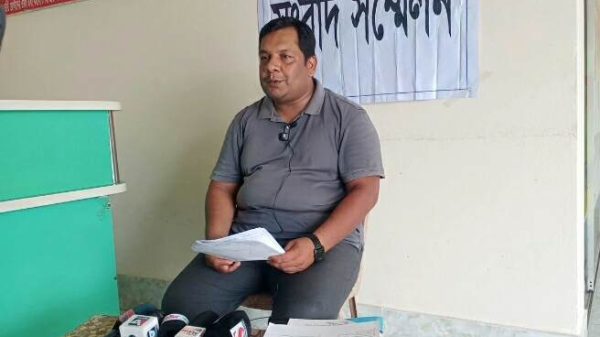 কালকিনি অ-পপ্রচারের অভি-যোগে সংবাদ সম্মেলন করেছে দৃষ্টিকোণ চক্ষু হাসপাতাল কর্তৃপক্ষ