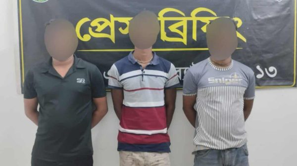 ফে-ন্সিডিল ও ইয়া-বাসহ – র‌্যাবের জা-লে আ-টক ৫ মা-দক কা-রবারি