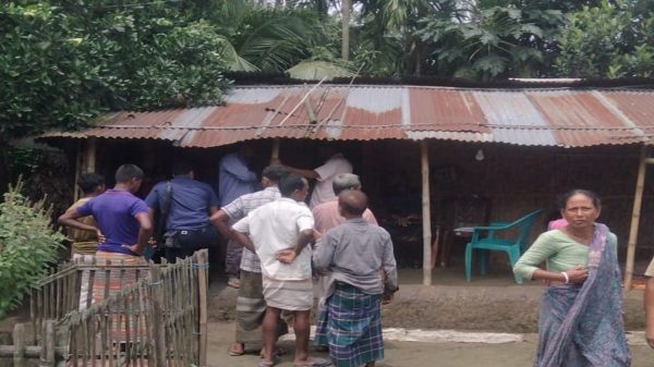 বীরগঞ্জে গ্যাস ট্যা-বলেট খেয়ে স্বামী-স্ত্রীর মৃ-ত্যু