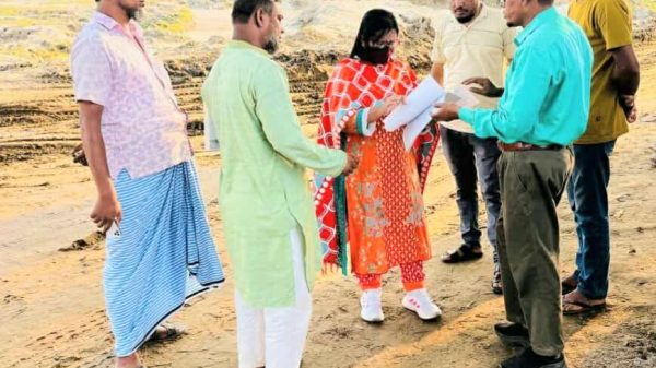ময়মনসিংহে অ-বৈধ বালুঘাটে এসিল্যান্ডের অভি-যান, লাখ টাকা জরি-মানা