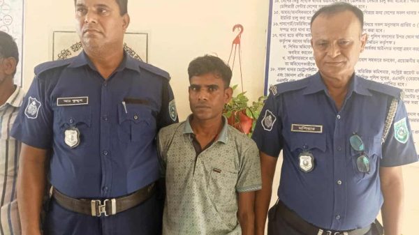 তারাগঞ্জে চু-রি যাওয়া অটো উদ্ধা-র, চো-র সি-ন্ডিকেট ১ সদস্য গ্রে-প্তার