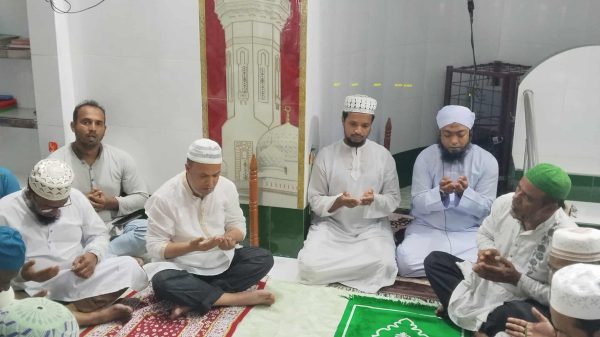 ঝালকাঠি শ্রমিক দলের প্রধান উপদেষ্টার সুস্থ-তা ও প্রেসক্লাব সভাপতির রু-হের মাগফিরাত কামনায় মিলাদ ও দো-য়া
