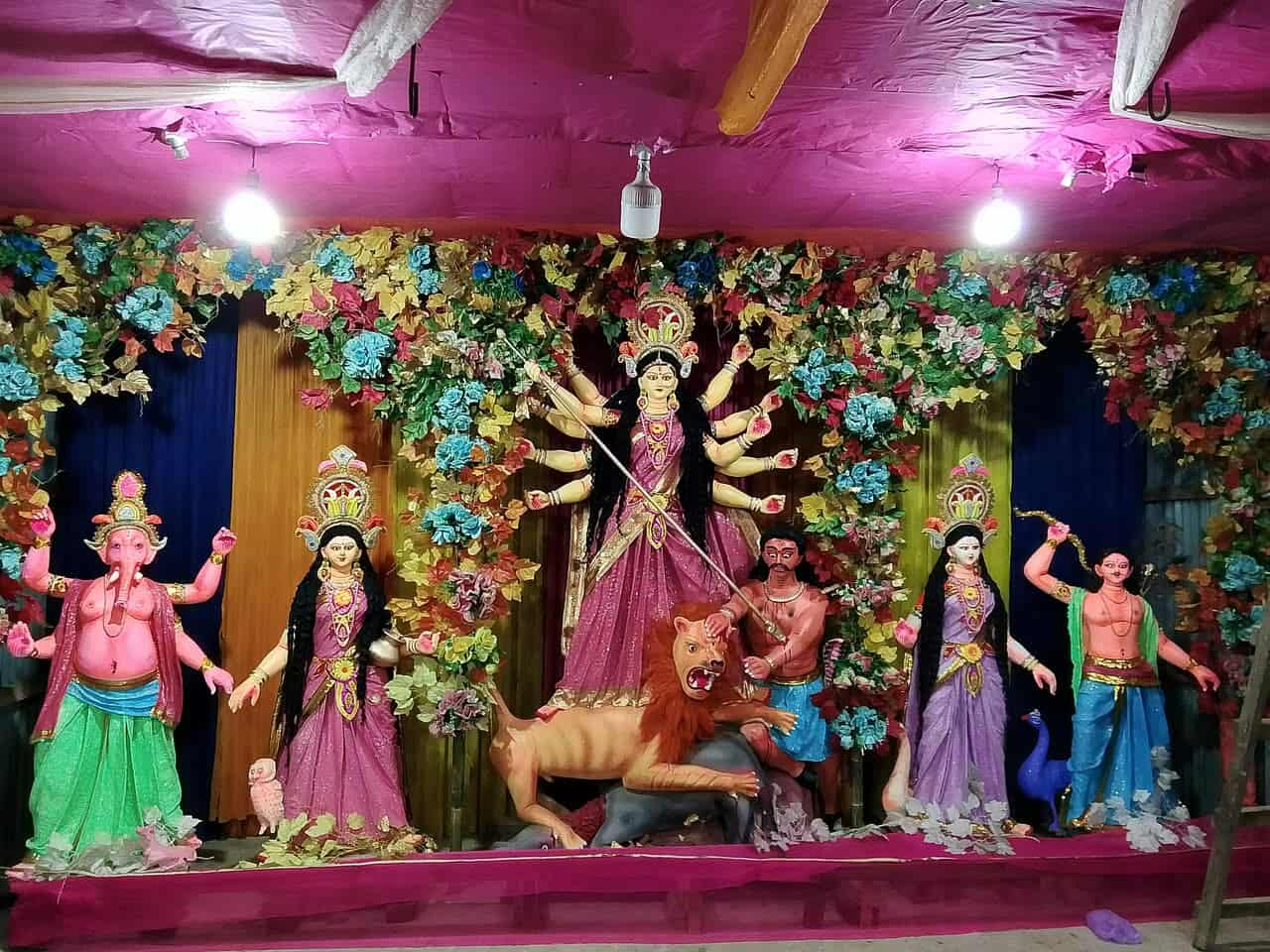 আজ শুরু সনাতন ধর্মাবলম্বীদের প্রধান উৎসব শারদীয় দুর্গাপূজার