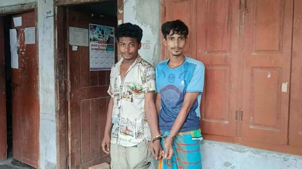 কোটালীপাড়ায় মা-দক সহ দুই মাদ-ক বিক্রেতাকে আ-টক করে পুলিশে সো-পর্দ