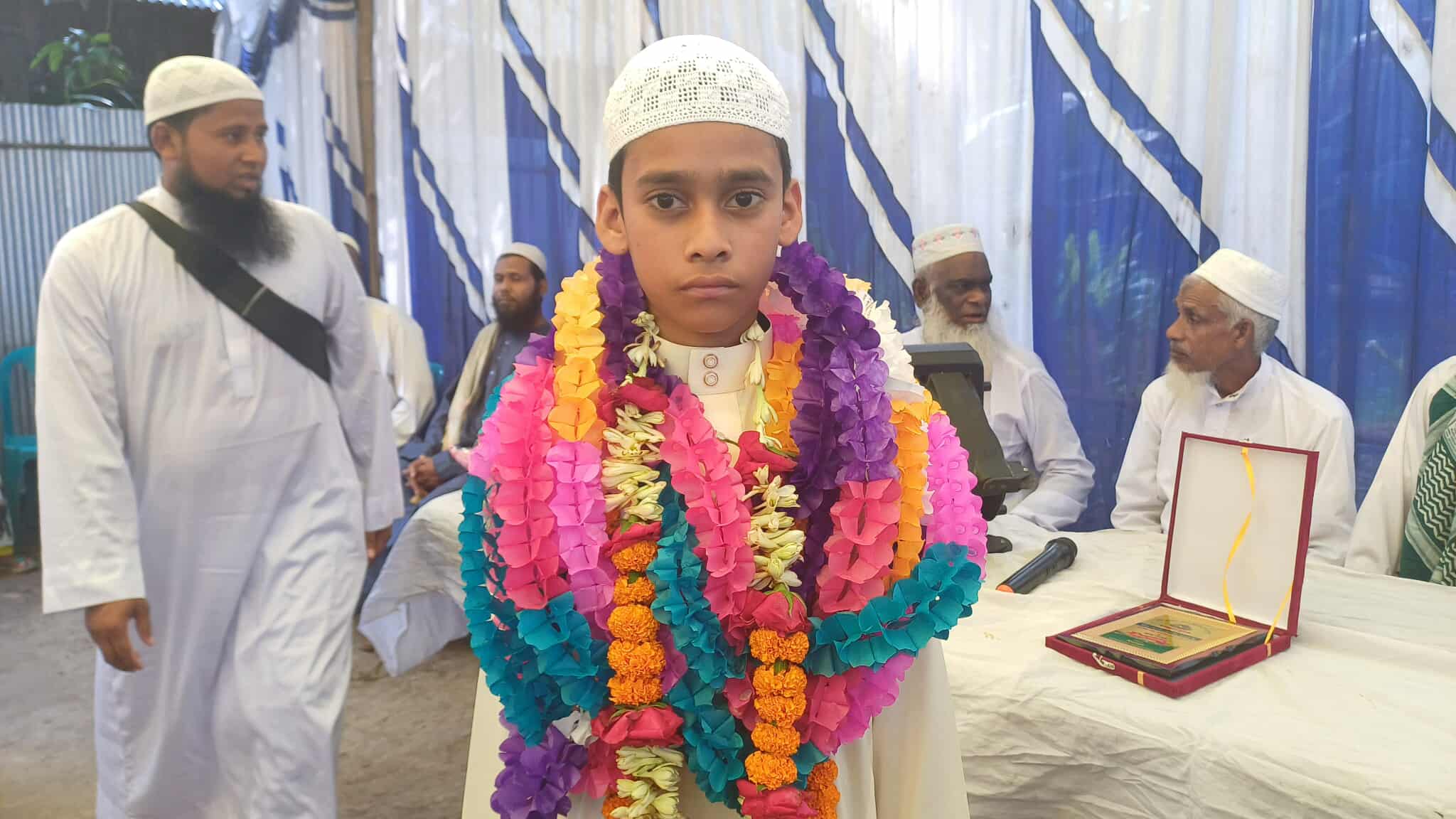 মাত্র ১৬ মাসে পবিত্র কোরআন মুখস্থ, হাফেজ শিহাবকে রাজকীয় বিদায়