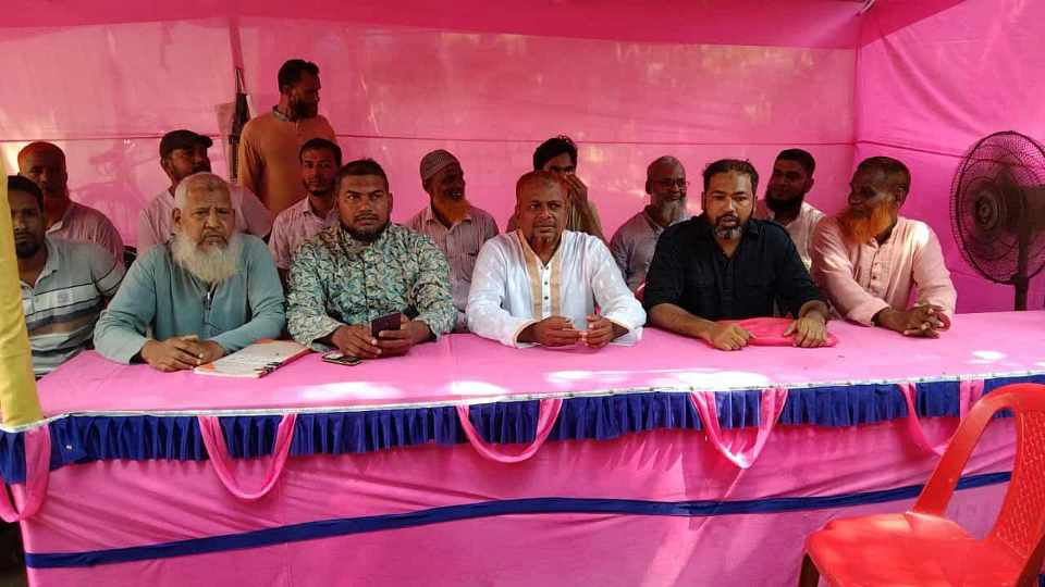 চারঘাট উপজেলার সকল মন্দির পরিদর্শন করেন – অধ্যক্ষ মোঃ নাজমুল হক