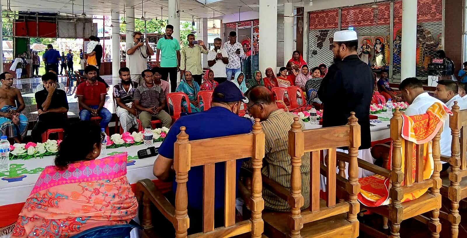 কোটালীপাড়ায় বিভিন্ন পূজা মন্ডপ পরিদর্শন করেছেন জেলা প্রশাসক মুহম্মদ কামরুজ্জামান