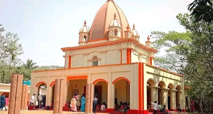 দেবী যশোরেশ্বরীর মন্দির নির্মাণ করেছিলেন রাজা প্রতাপাদিত্যের কাকা শ্রী বসন্ত রায়